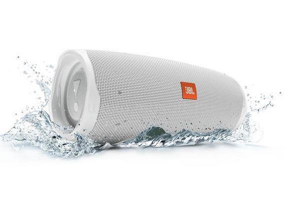 JBL Charge 4 hordozható vízálló Bluetooth hangszóró (fehér)