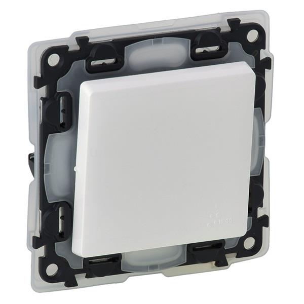 LEGRAND 752171 Valena Life IP44 fehér váltóérintkezős nyomógomb