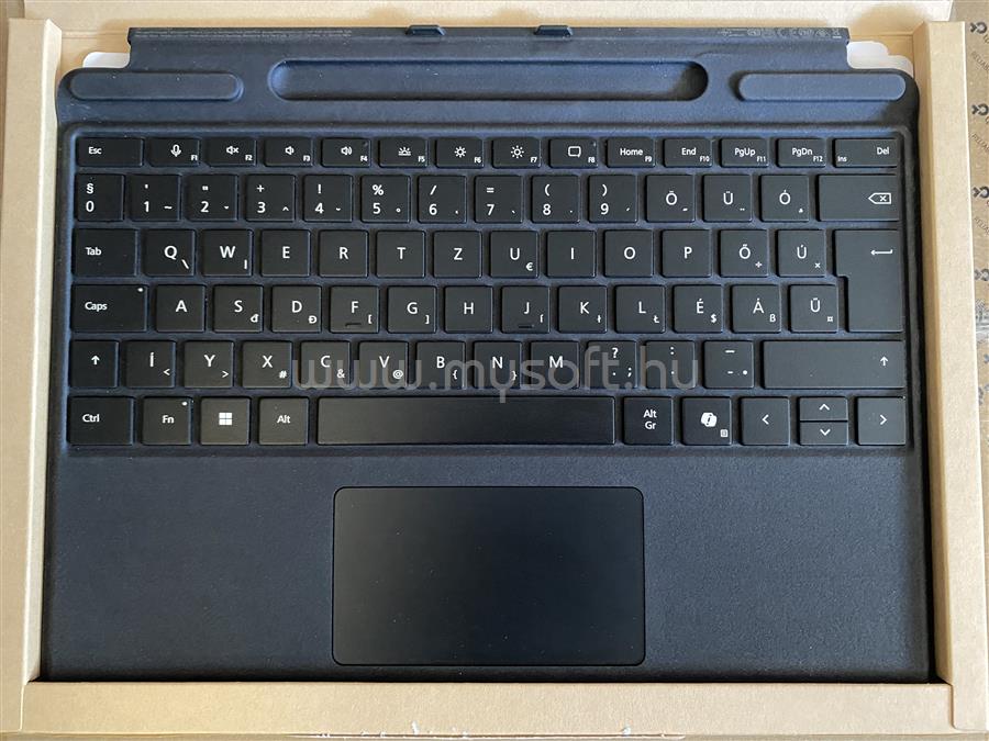 MICROSOFT Surface Pro billentyűzet toll tárolóval (magyar, fekete)