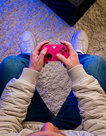 MICROSOFT Xbox Series X/S Kiegészítő Vezeték nélküli kontroller Deep Pink QAU-00083 small