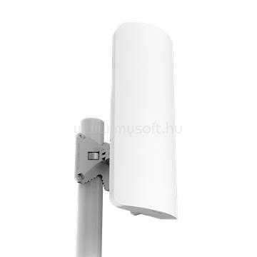 MIKROTIK mANTBox 15s 5GHz 15dBi szektor antenna, 12 fokos nyílásszög, integrált rádió, 1xGbit RJ45 port, 1xSFP