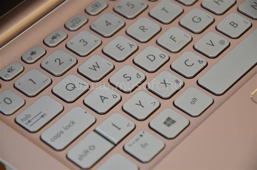 ASUS VivoBook S13 S330UA-EY008T (rózsa arany) S330UA-EY008T original