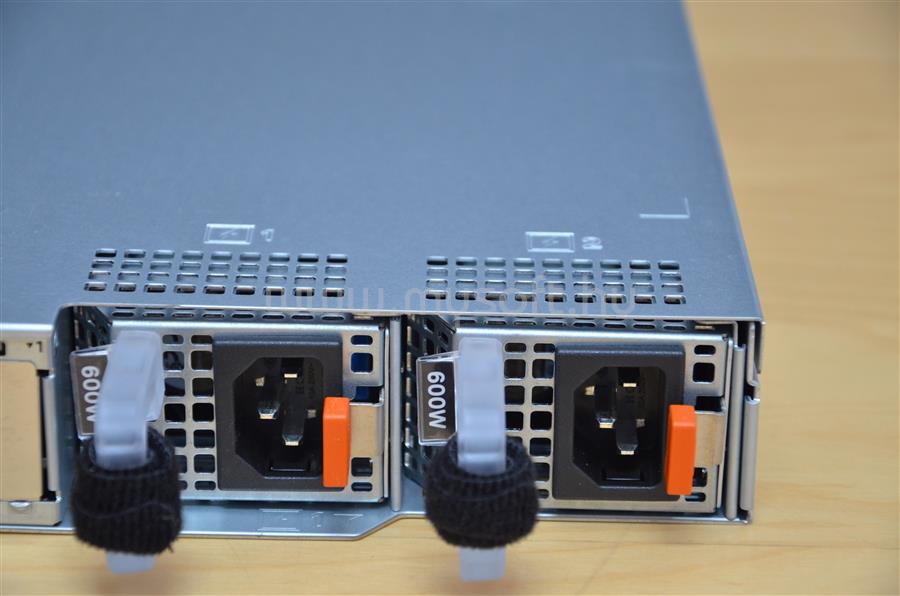 DELL PowerEdge R350 1U Rack H355 (HW RAID 0,1,10) 1x E-2336 2x PSU iDRAC9 Express 4x 3,5 (5 ÉV) PER3501A_CD98539 original