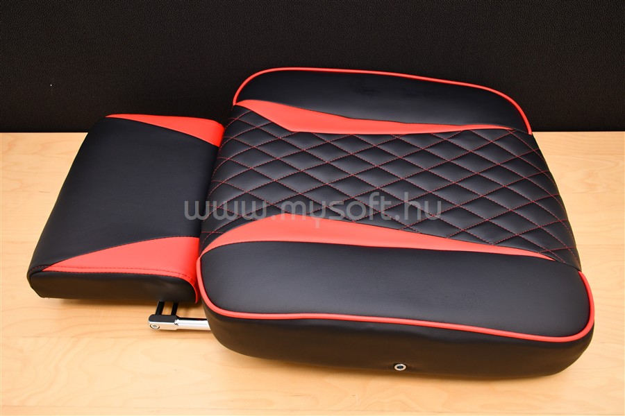 SPIRIT OF GAMER MUSTANG Red (állítható dőlés/magasság; kihajtható lábtartó; max.120kg-ig, fekete-piros) szék [BEMUTATÓ DARAB] SPIRIT_OF_GAMER_SOG-GCMRE_B01 original