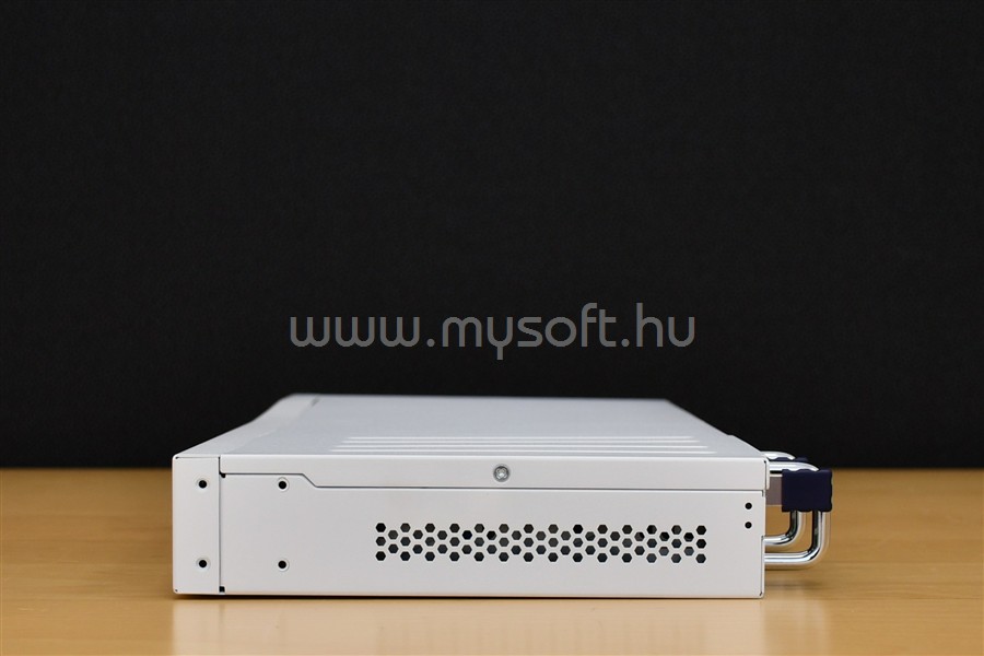 MIKROTIK CCR2004-16G-2S+ 16xGbE LAN 2x SFP+ port 19